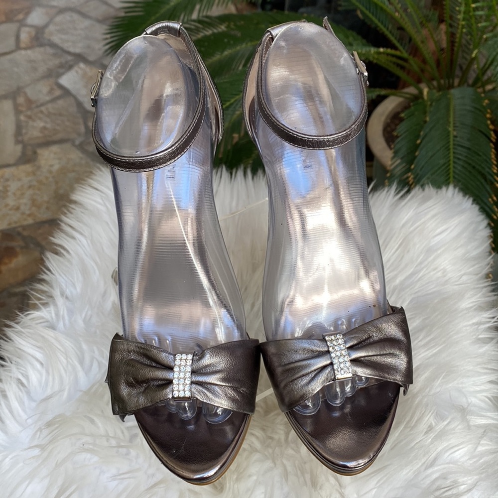▪️🔘▪️GORGEOUS ANKLE STRAP PLATINUM BOW HEEL▪️🔘▪️ - Picture 2 of 4
